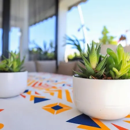 Colorful Oasis With Sunny Balcony Lejlighed *